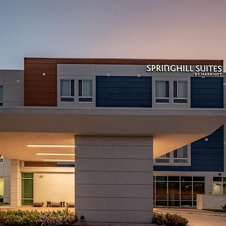 Springhill Suites Dallas Central Expressway Exterior photo